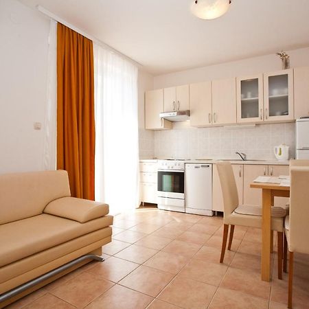 Apartments Glibo Near The Sea And Town Center! Крк Екстер'єр фото