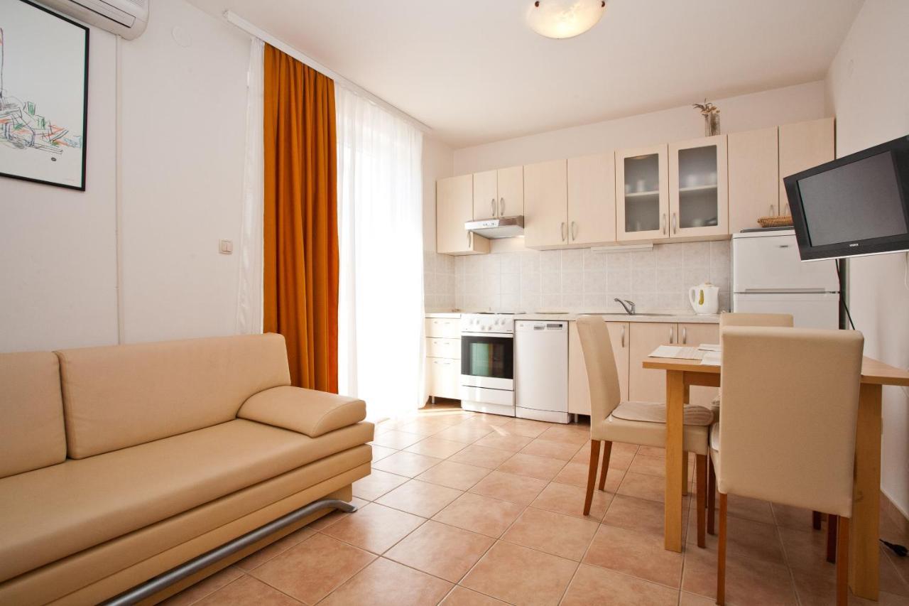 Apartments Glibo Near The Sea And Town Center! Крк Екстер'єр фото