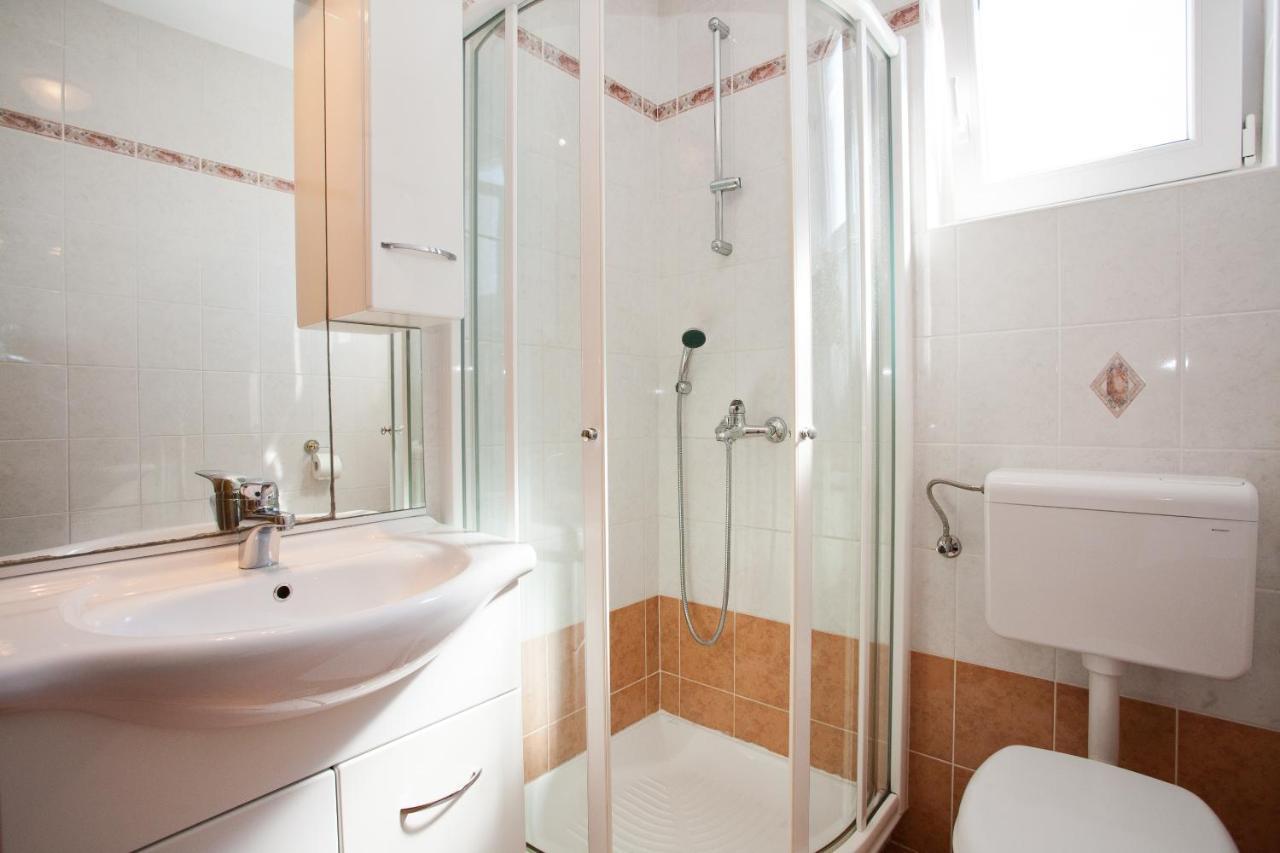 Apartments Glibo Near The Sea And Town Center! Крк Екстер'єр фото