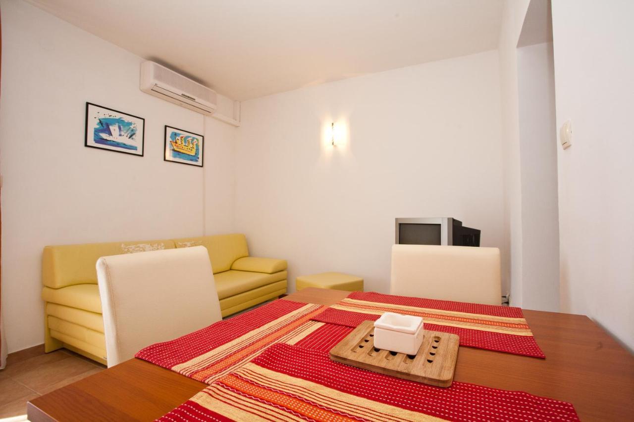 Apartments Glibo Near The Sea And Town Center! Крк Екстер'єр фото