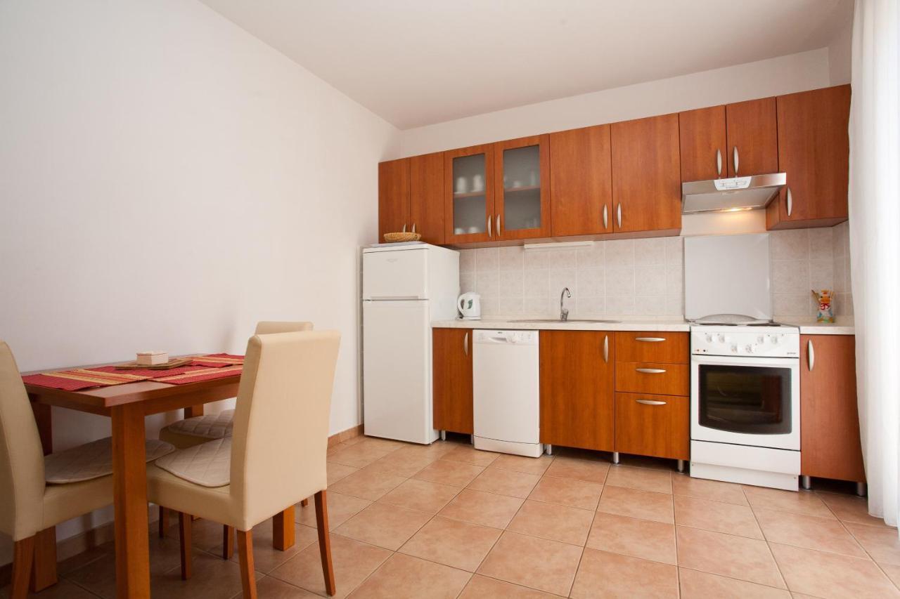 Apartments Glibo Near The Sea And Town Center! Крк Екстер'єр фото