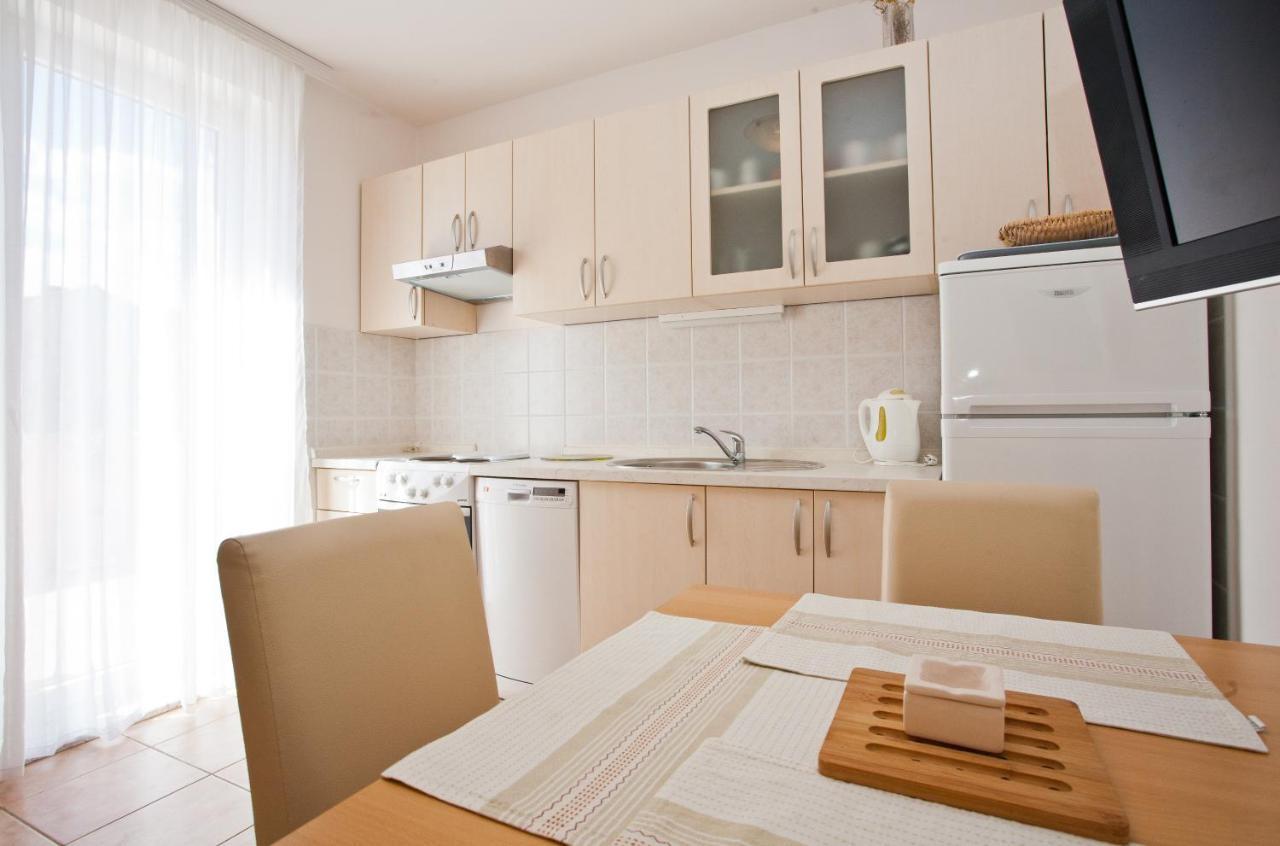 Apartments Glibo Near The Sea And Town Center! Крк Екстер'єр фото